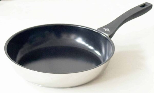 Küchenprofi Edelstahl-Bratpfanne Schmorpfanne Serie ROMA Ø 24 cm x 6 cm Höhe – Bild 3