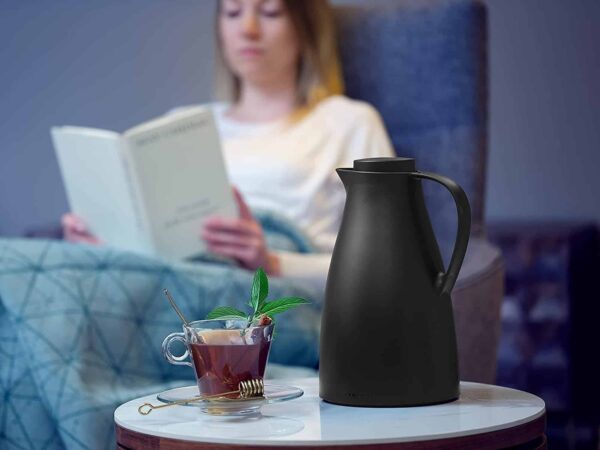 Leifheit Kaffeekanne Teekanne Thermoskanne Isolierkanne 1 Liter BPA frei Schwarz – Bild 4